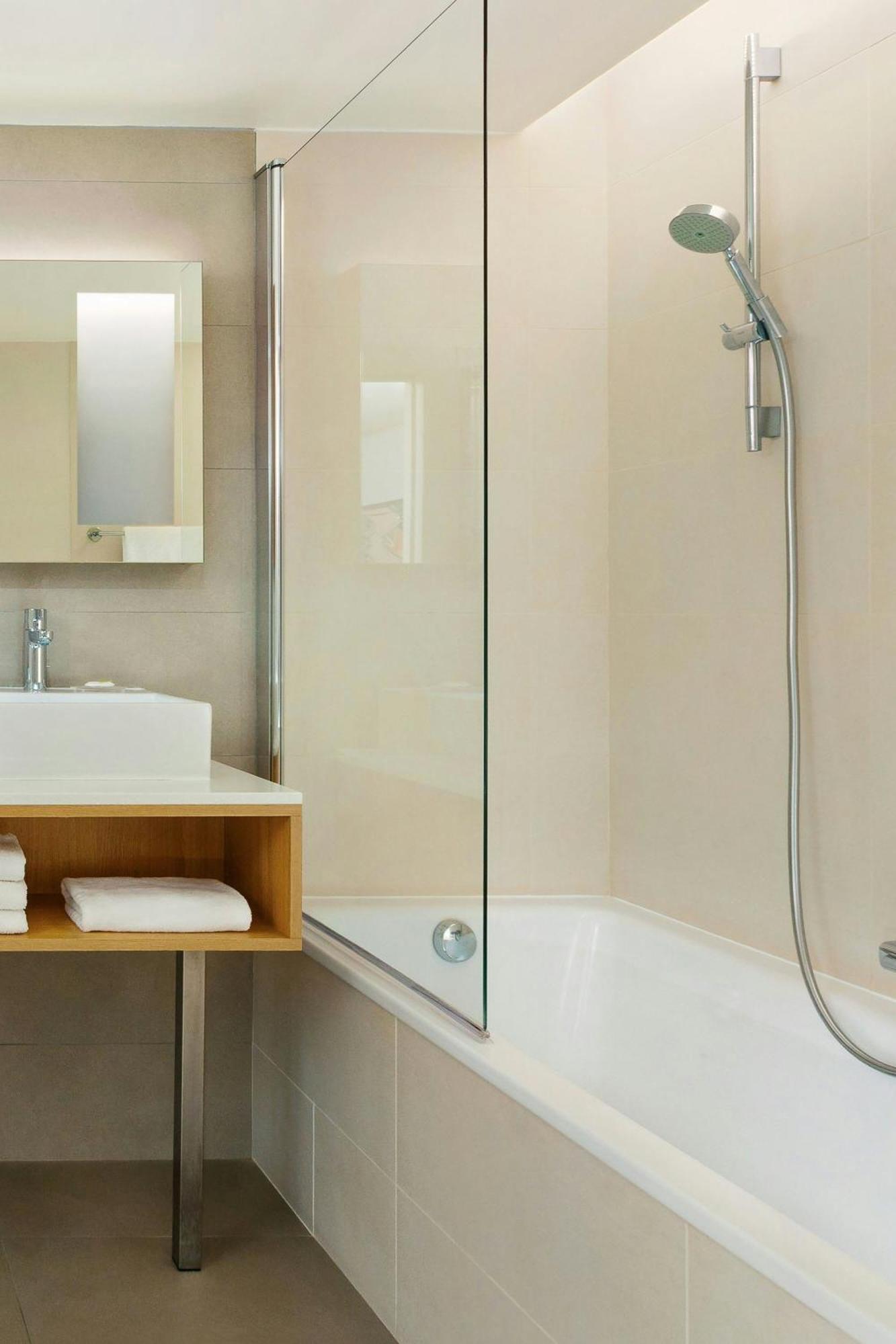 Courtyard By Marriott Montpellier Hotel Luaran gambar